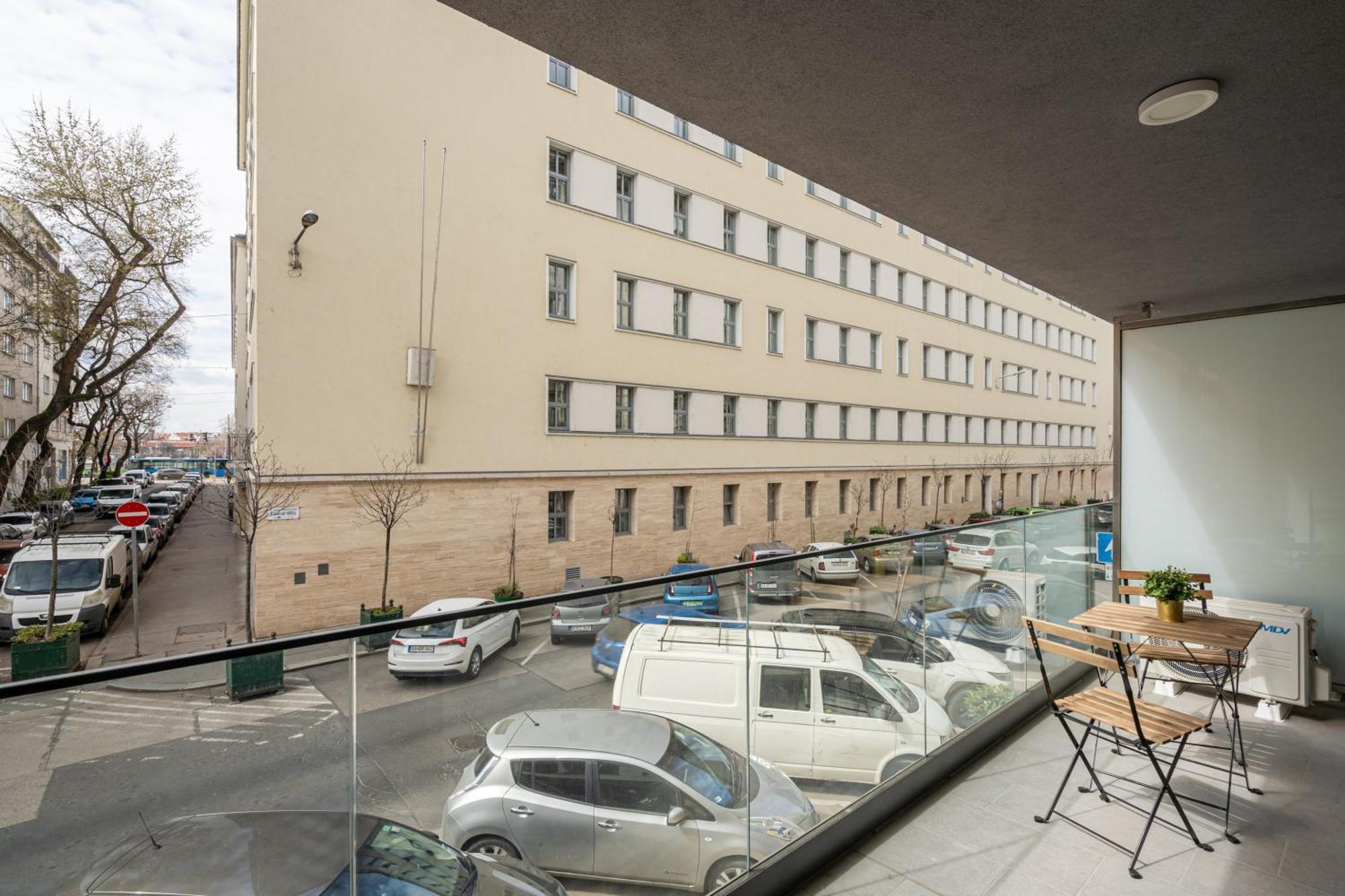 Apartament Near The River 1